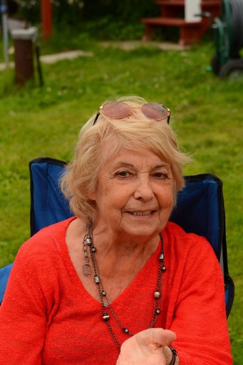 Édith (connue à Mont-Laurier sous le nom de Édith Dumoulin) Richard